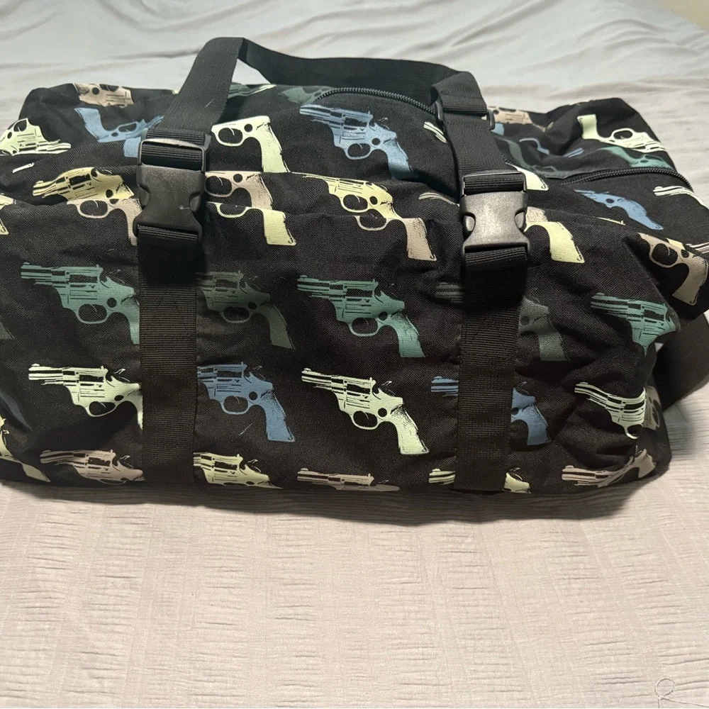 Black Gun Print Men's Duffel Bag - Picture 1 of 5